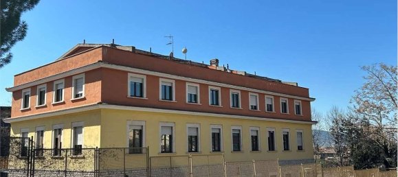 5 rooms Office in Perugia, Italy No. 147005 2