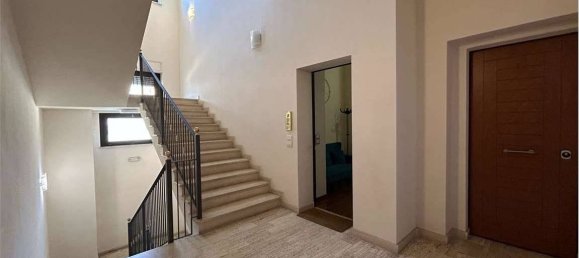 5 rooms Office in Perugia, Italy No. 147005 4
