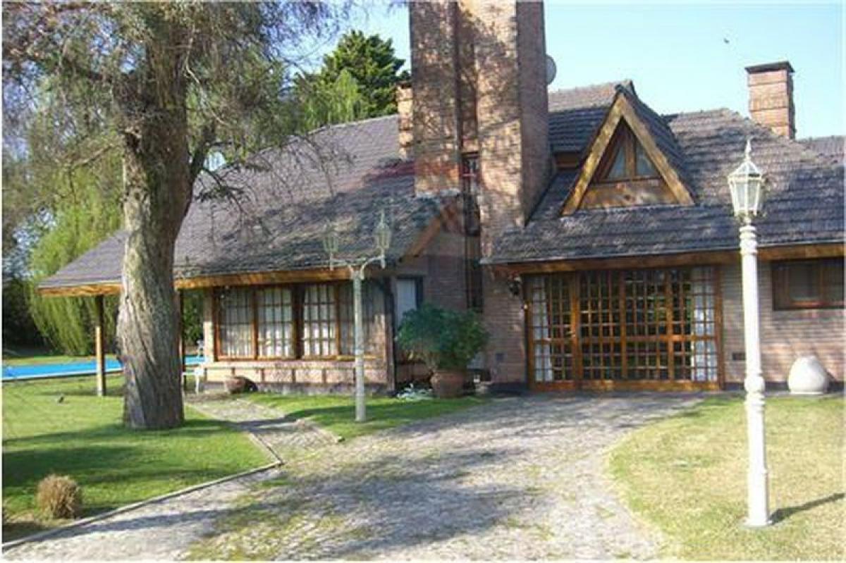 4 bedrooms House in Buenos Aires, Argentina No. 76961