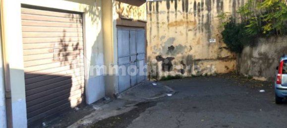33m² Garage in Catania, Italy No. 65348 10