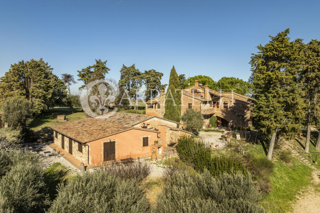 26 bedrooms Villa in Castiglione del Lago, Italy No. 46303