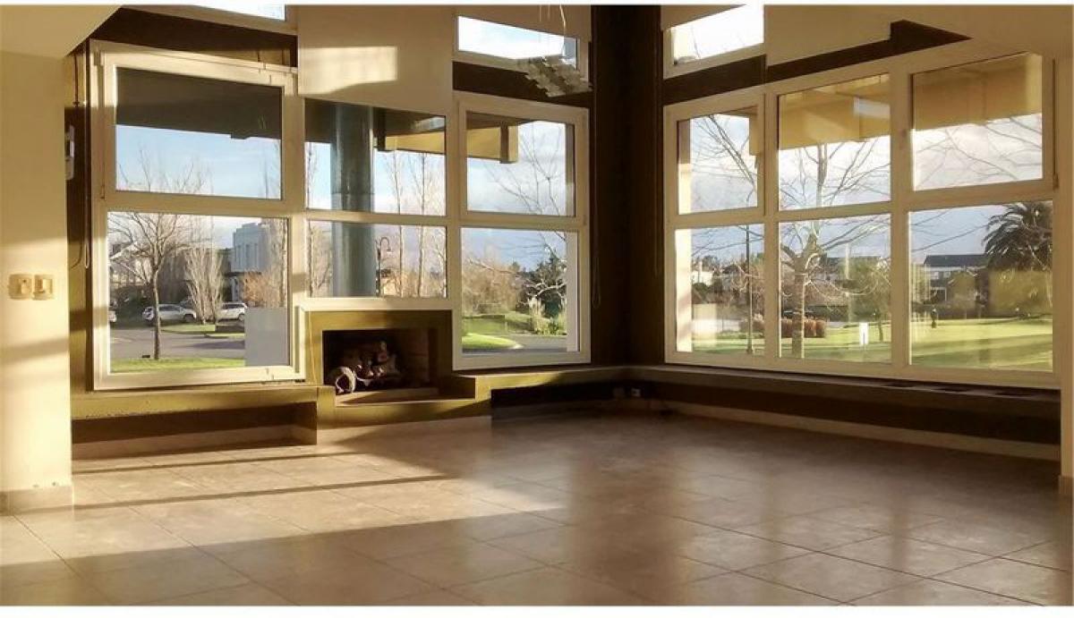 3 bedrooms House in Tigre, Argentina No. 7631