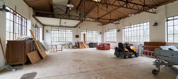 5 bedrooms House in Marolles, France No. 92349 11