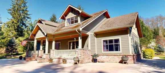 5 bedrooms House in British Columbia, Canada No. 192 3