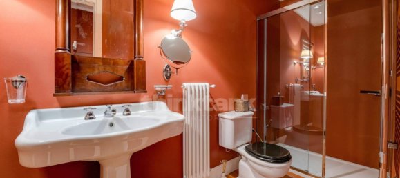 5 rooms Villa in Brunate, Italy No. 131651 2