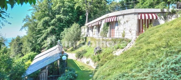 5 rooms Villa in Brunate, Italy No. 131651 3