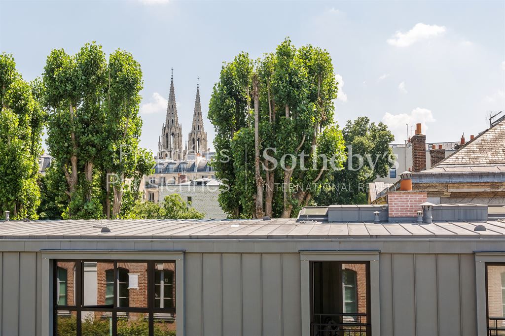 4 bedrooms House in Paris, France No. 174349