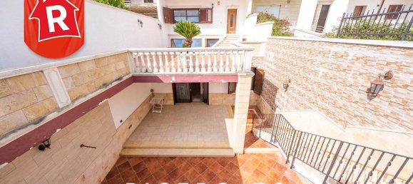 3 bedrooms Villa in Lecce, Italy No. 137939 3