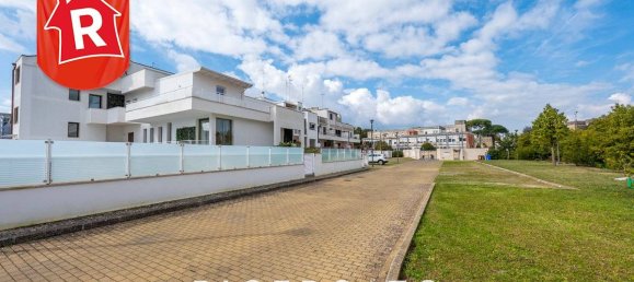 3 bedrooms Villa in Lecce, Italy No. 137939 13