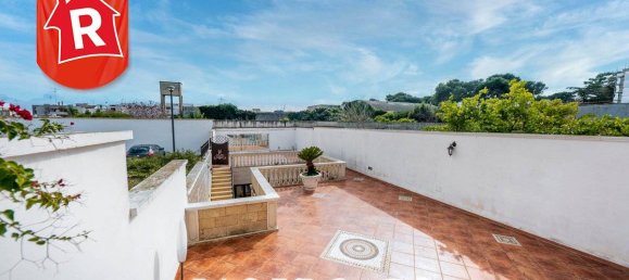 3 bedrooms Villa in Lecce, Italy No. 137939 5