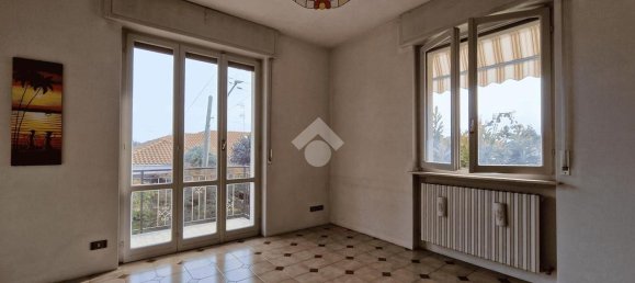 3غرفة شقة في Jerago con Orago, Italy رقم 289113 21