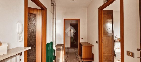 3غرفة شقة في Jerago con Orago, Italy رقم 289113 15