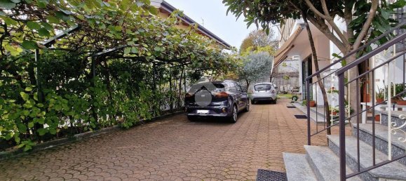 3غرفة شقة في Jerago con Orago, Italy رقم 289113 10