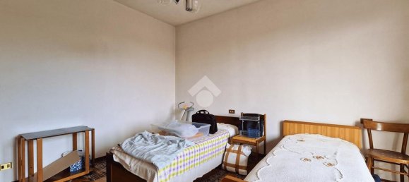 3غرفة شقة في Jerago con Orago, Italy رقم 289113 2