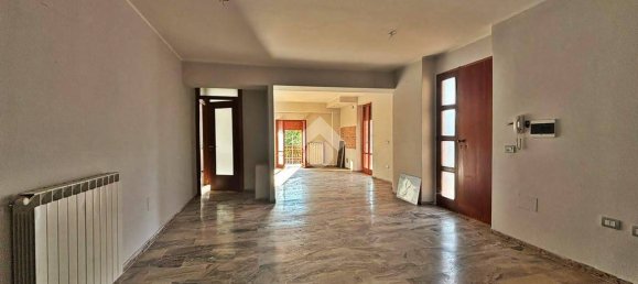 Дом с 12 спальнями в Гвальдо Тадино, Италия № 124428 15