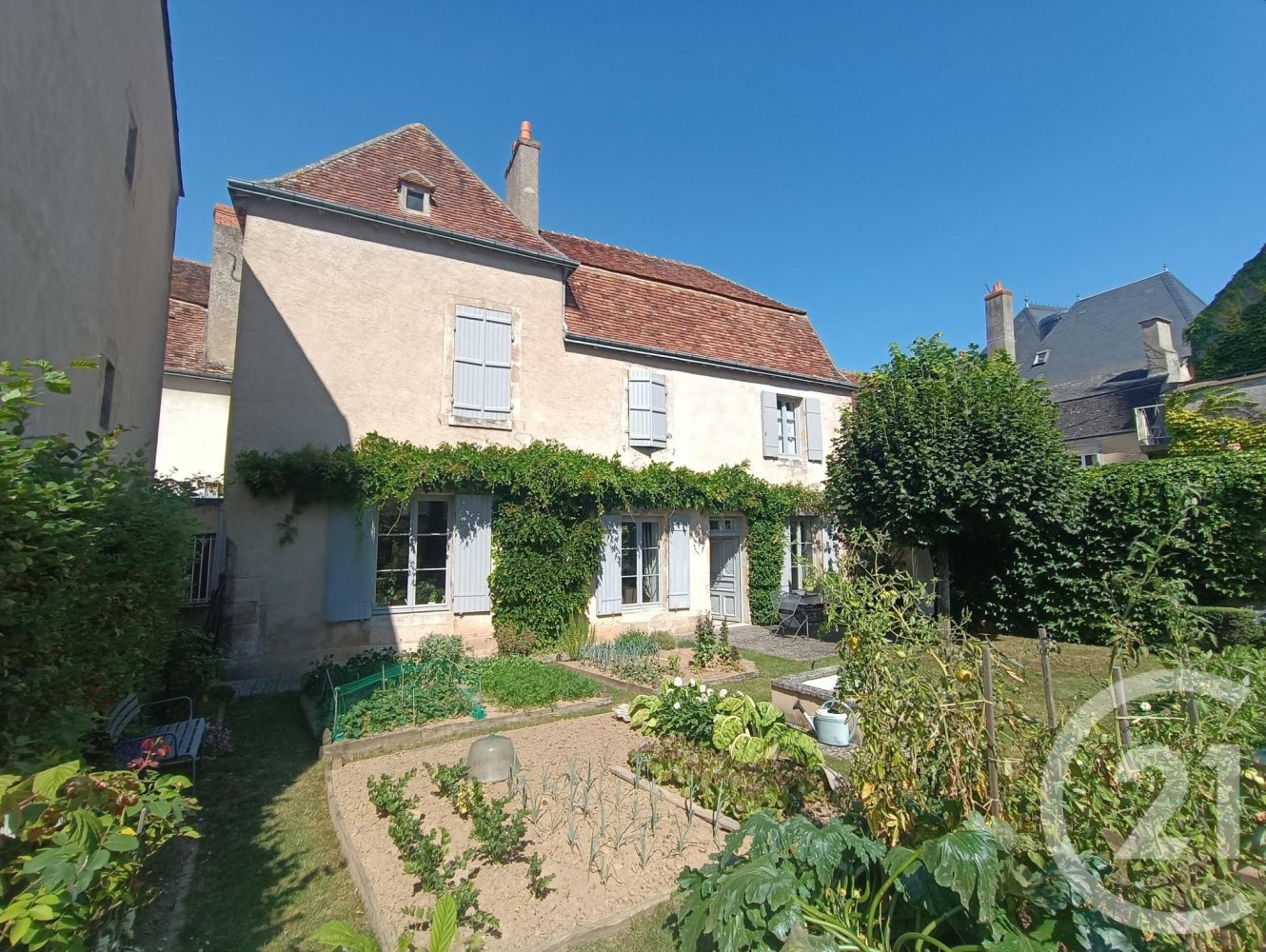 5 bedrooms House in La Chatre, France No. 252483