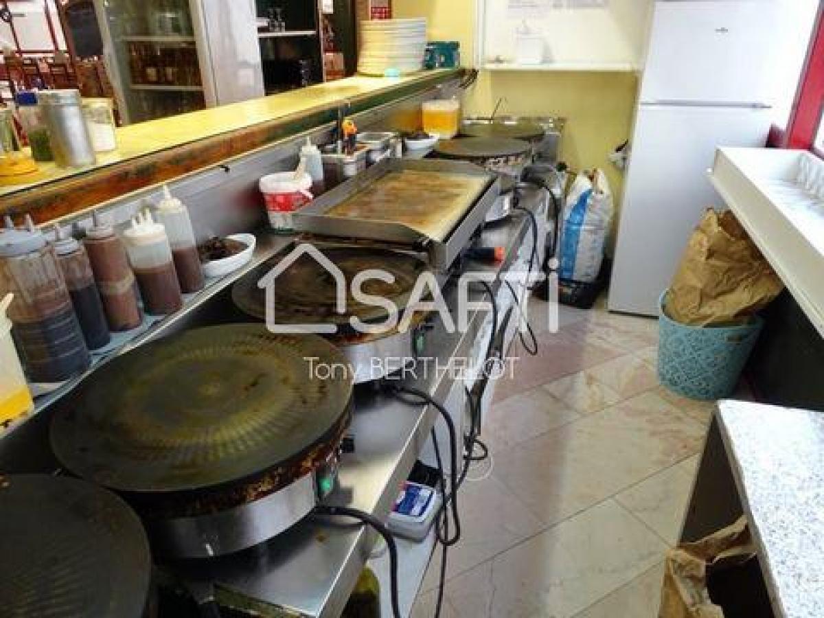 170m² Office in Rennes, France No. 17510