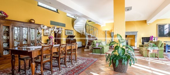 8 rooms Villa in Lucca, Italy No. 229149 7