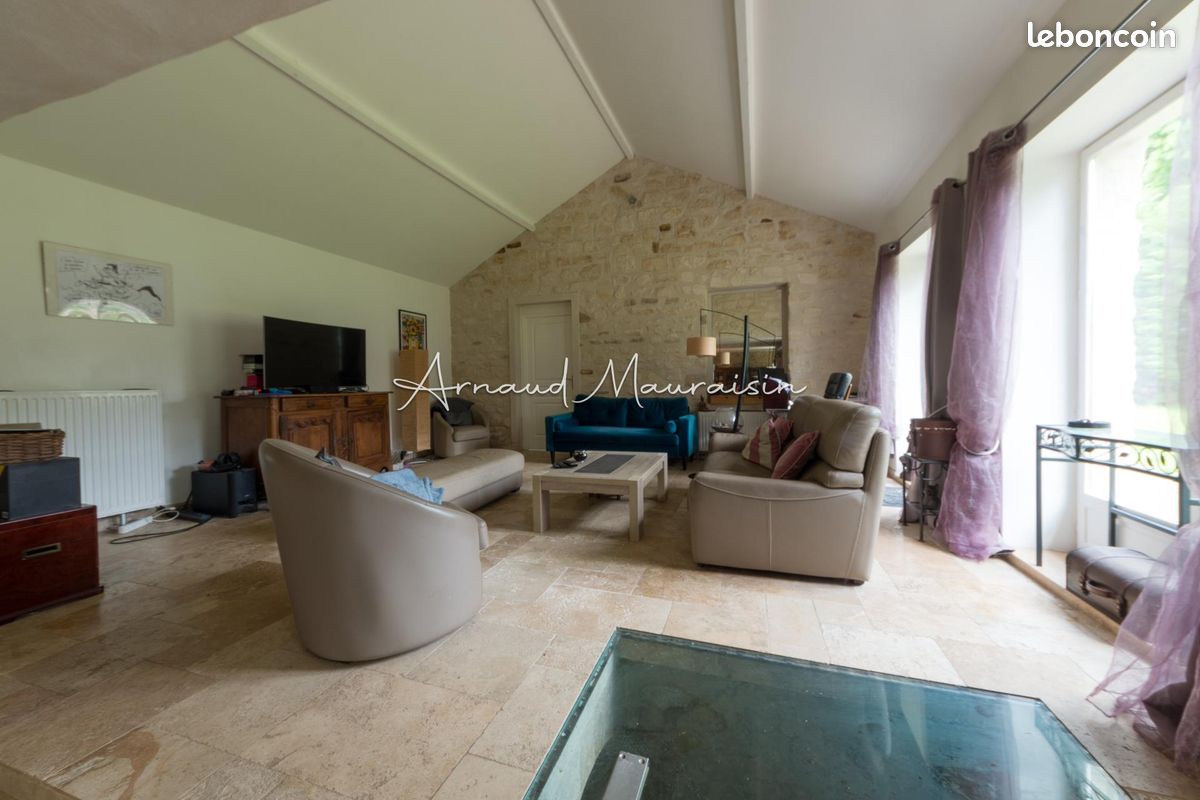 3 bedrooms House in Senlis, France No. 72635