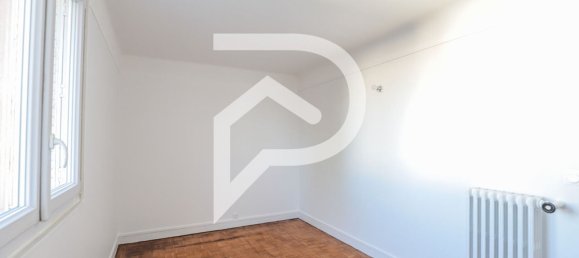 3 bedrooms Apartment in Clamart, France No. 170484 8