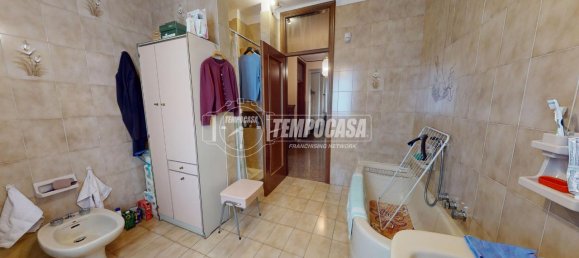 9 rooms Apartment in Brandizzo, Italy No. 234038 4