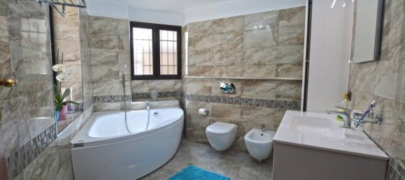 Квартира с 3 спальнями в Бордигера, Италия № 178073 4