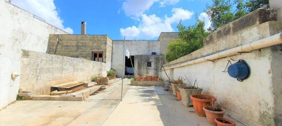 5 rooms Villa in Spongano, Italy No. 33897 14