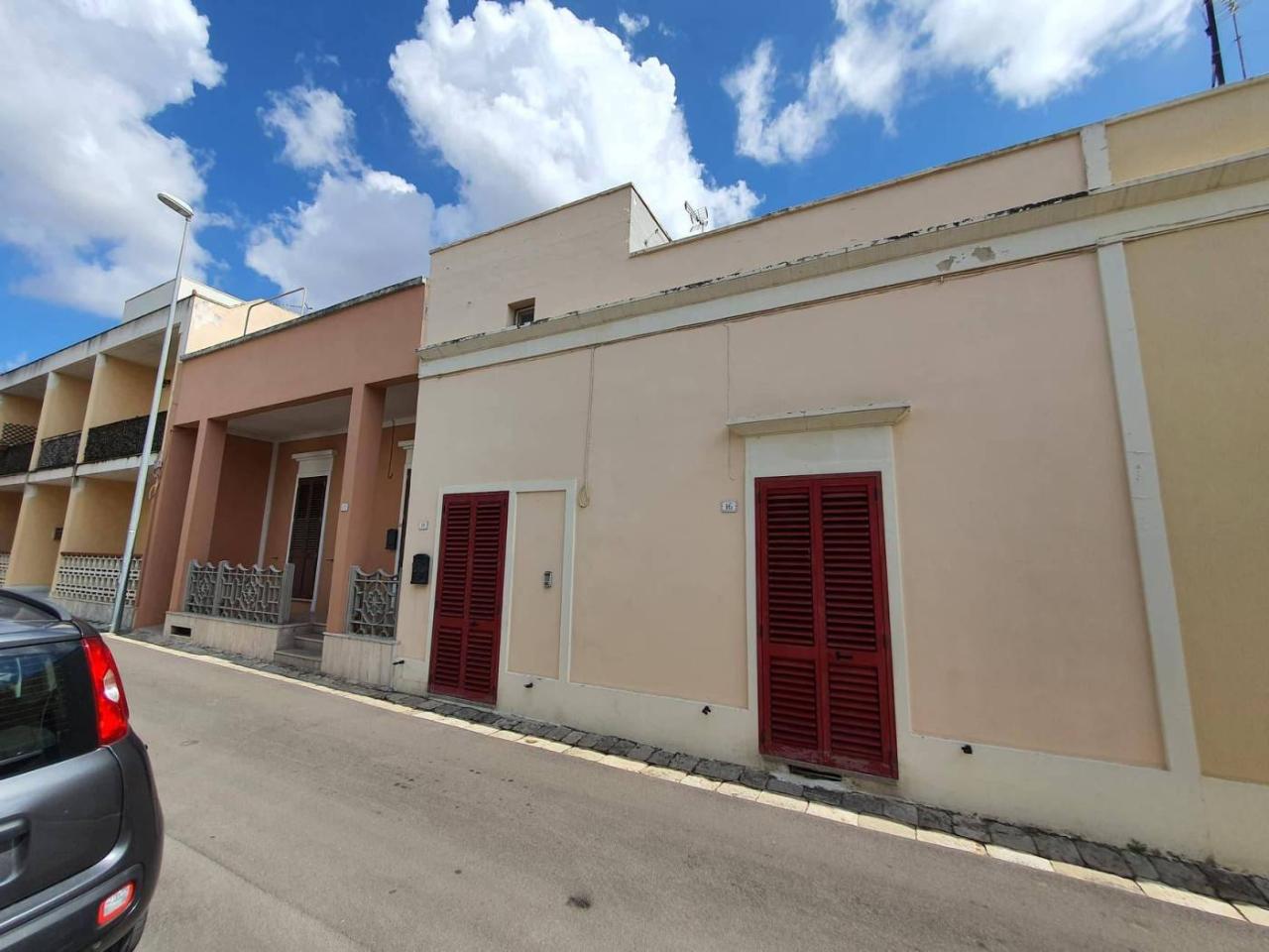 5 rooms Villa in Spongano, Italy No. 33897