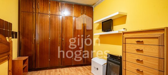 Apartamento de 3 dormitorios en Gijón, Spain No. 169895 5