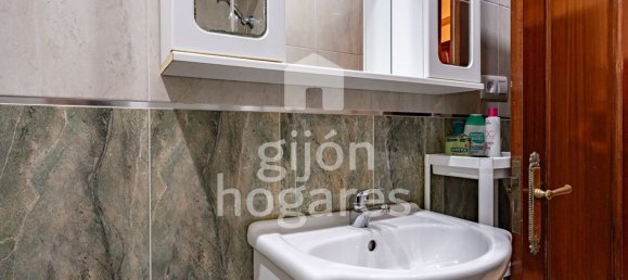 Apartamento de 3 dormitorios en Gijón, Spain No. 169895 10