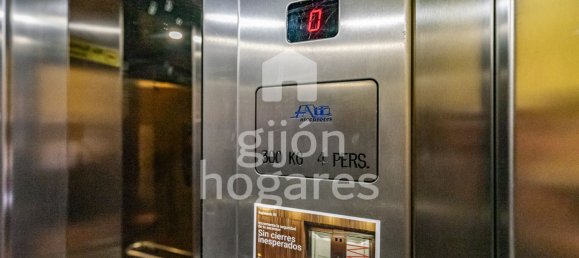 Apartamento de 3 dormitorios en Gijón, Spain No. 169895 21