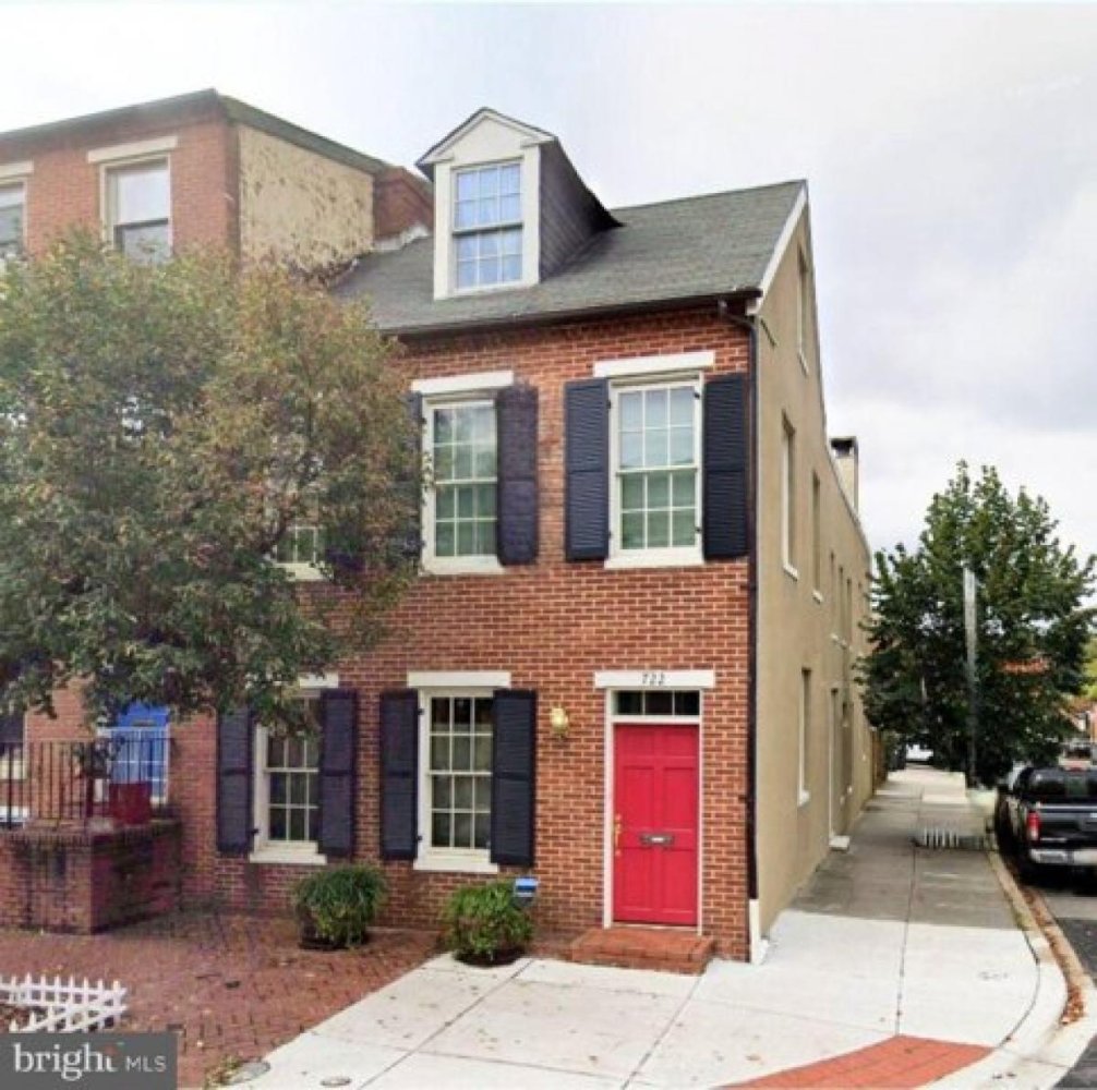 Дом с 4 спальнями в Балтимор, США № 440606