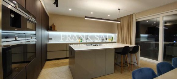 3 bedrooms Penthouse in Sliema, Malta No. 11029 23