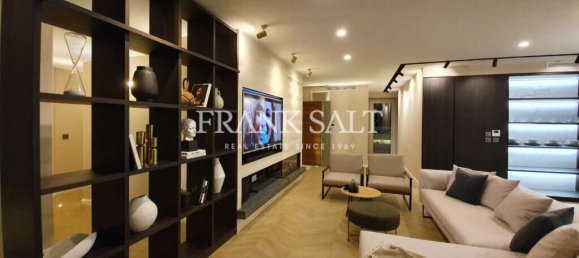 3 bedrooms Penthouse in Sliema, Malta No. 11029 5