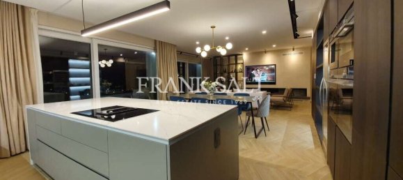 3 bedrooms Penthouse in Sliema, Malta No. 11029 12