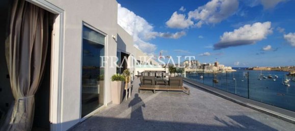 3 bedrooms Penthouse in Sliema, Malta No. 11029 2