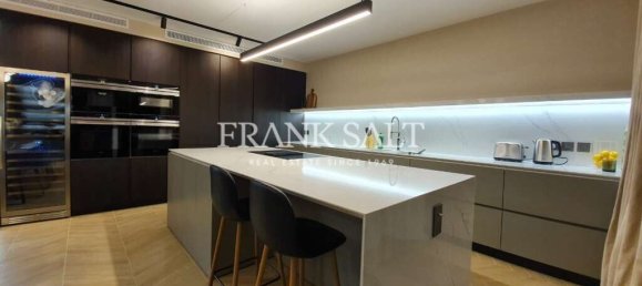 3 bedrooms Penthouse in Sliema, Malta No. 11029 14