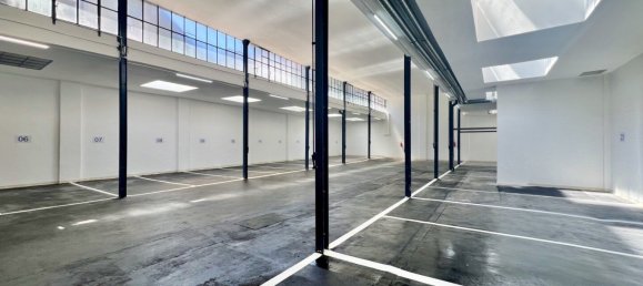  موقف سيارات في Neubau, Austria رقم 250927 4