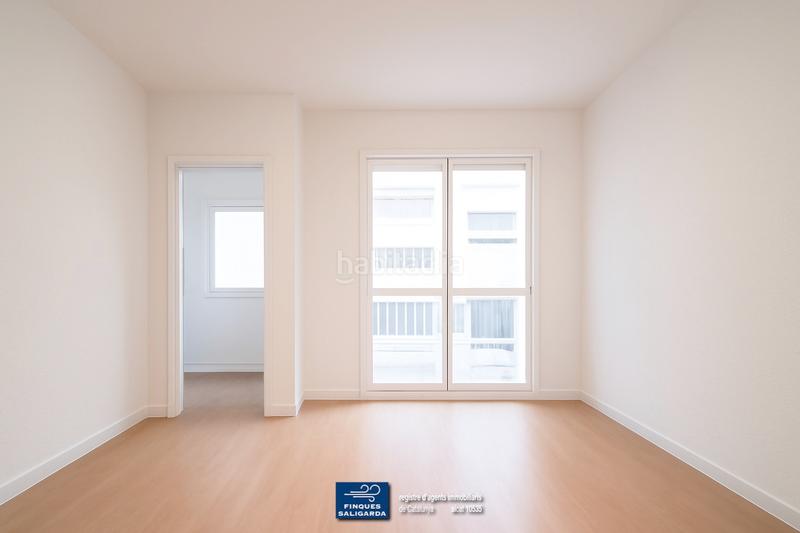 Квартира с 4 спальнями в Эшампле, Испания № 156867