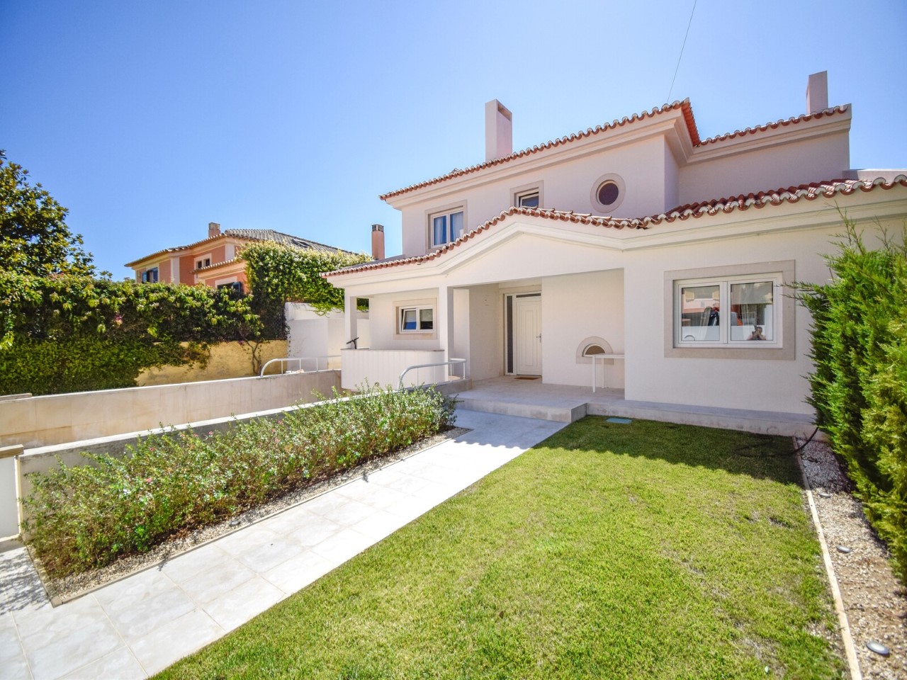 5 bedrooms Villa in Cascais, Portugal No. 131829