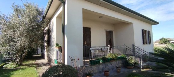 Villa de 6 divisões em Massa, Italy N.º 216478 11