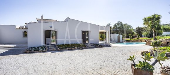 4 bedrooms Villa in Faro, Portugal No. 128442 2