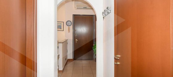 Apartamento de 2 divisões em Parabiago, Italy N.º 28726 5