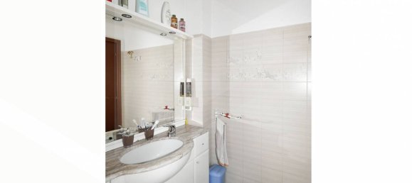 Apartamento de 2 divisões em Parabiago, Italy N.º 28726 8