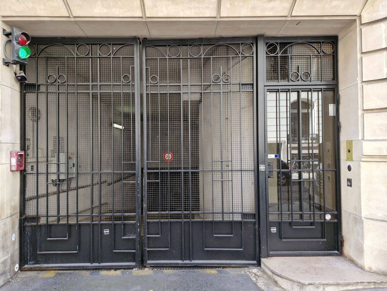 11m² Parking in Paris, France No. 327814