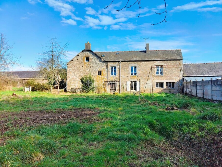 3 bedrooms Villa in Saint-Marc-le-Blanc, France No. 318084