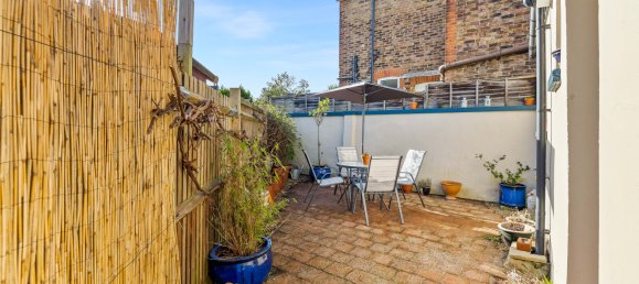 3 Schlafzimmer Haus in Redhill, United Kingdom, Nr. 1025 5