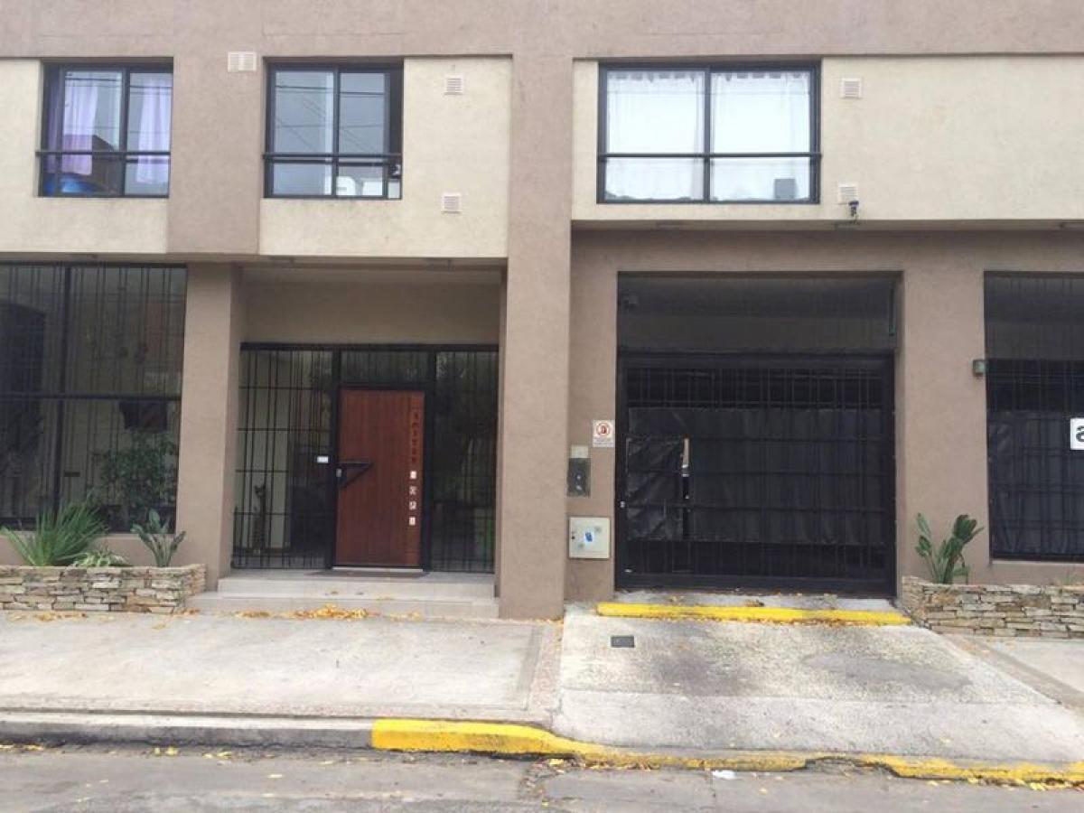 25m² Warehouse in Moron, Argentina No. 28352