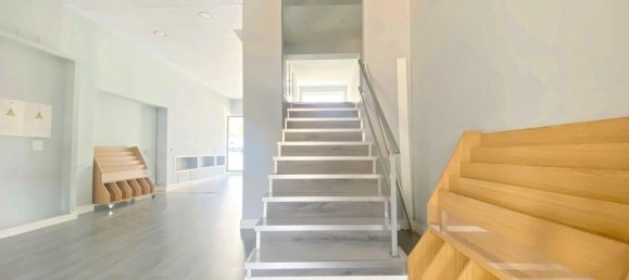 Gewerbliche Immobilie in A Coruna, Spain 87m², Nr. 42365 2