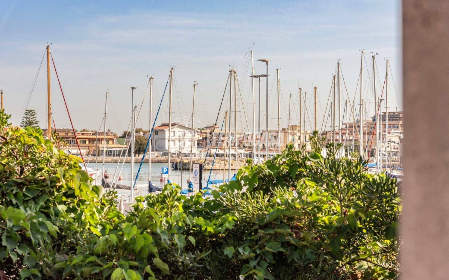 Apartamento de 3 dormitorios en Fiumicino, Italy No. 391346